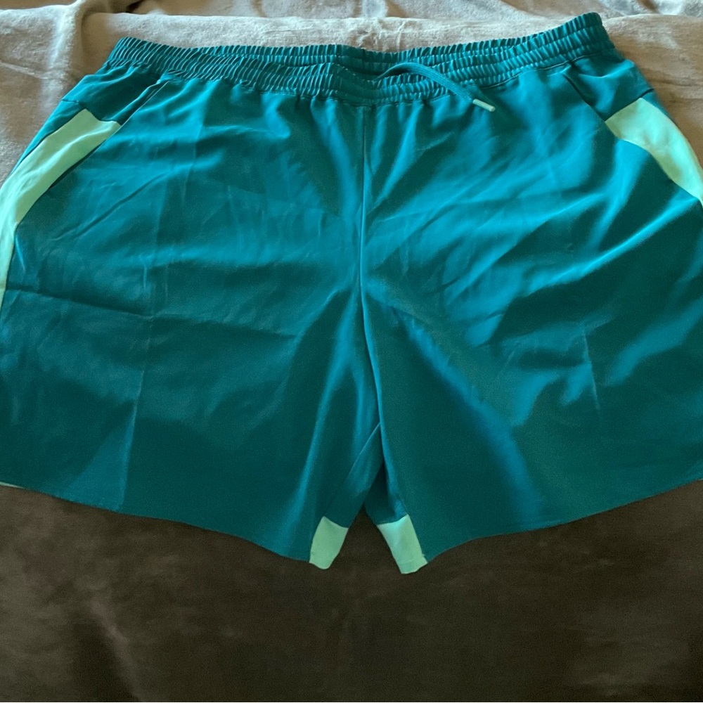 Sport-Tek Short